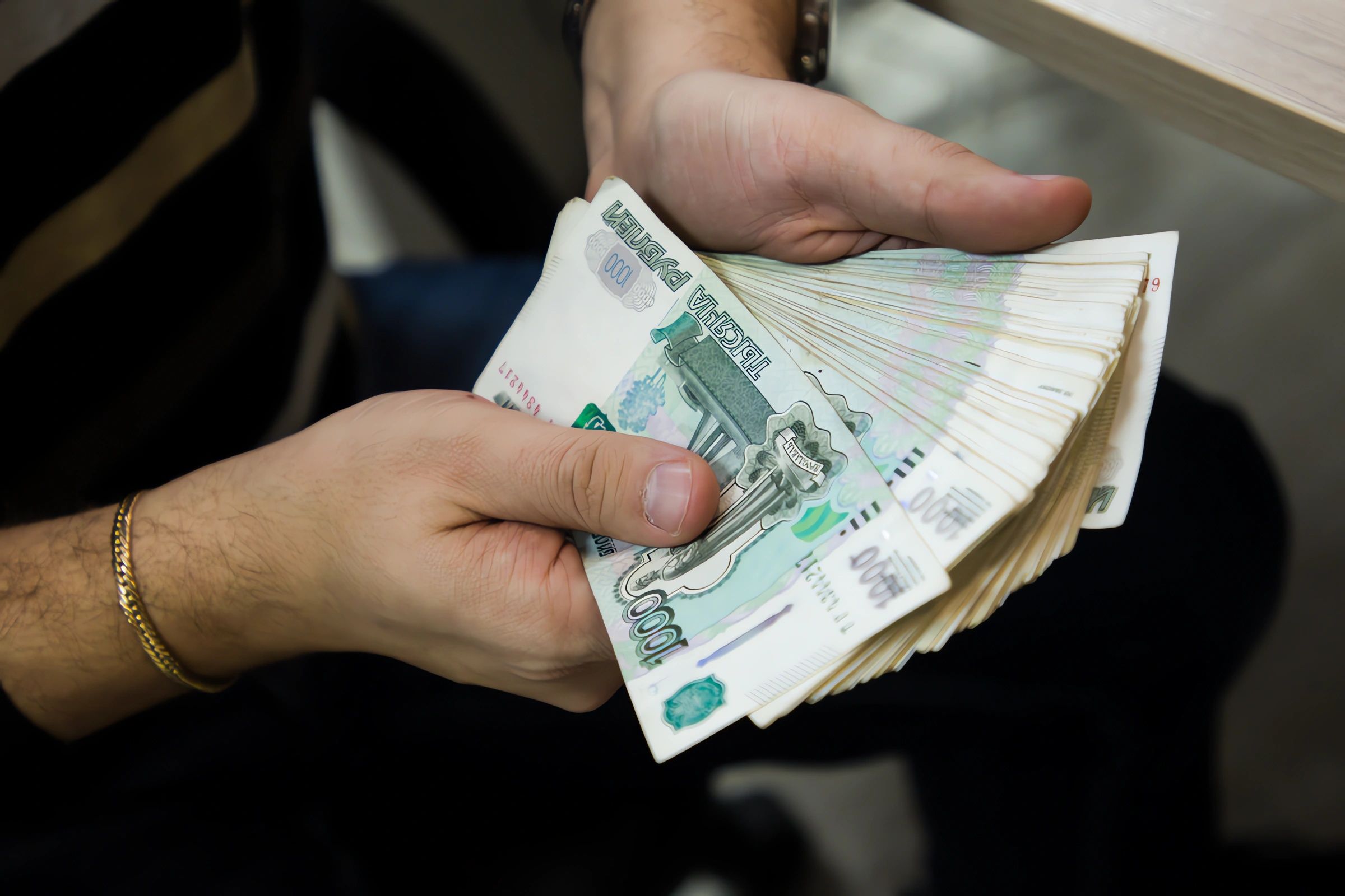 Аттракцион невиданной щедрости: сколько теперь будут получать калининградцы на полной ставке