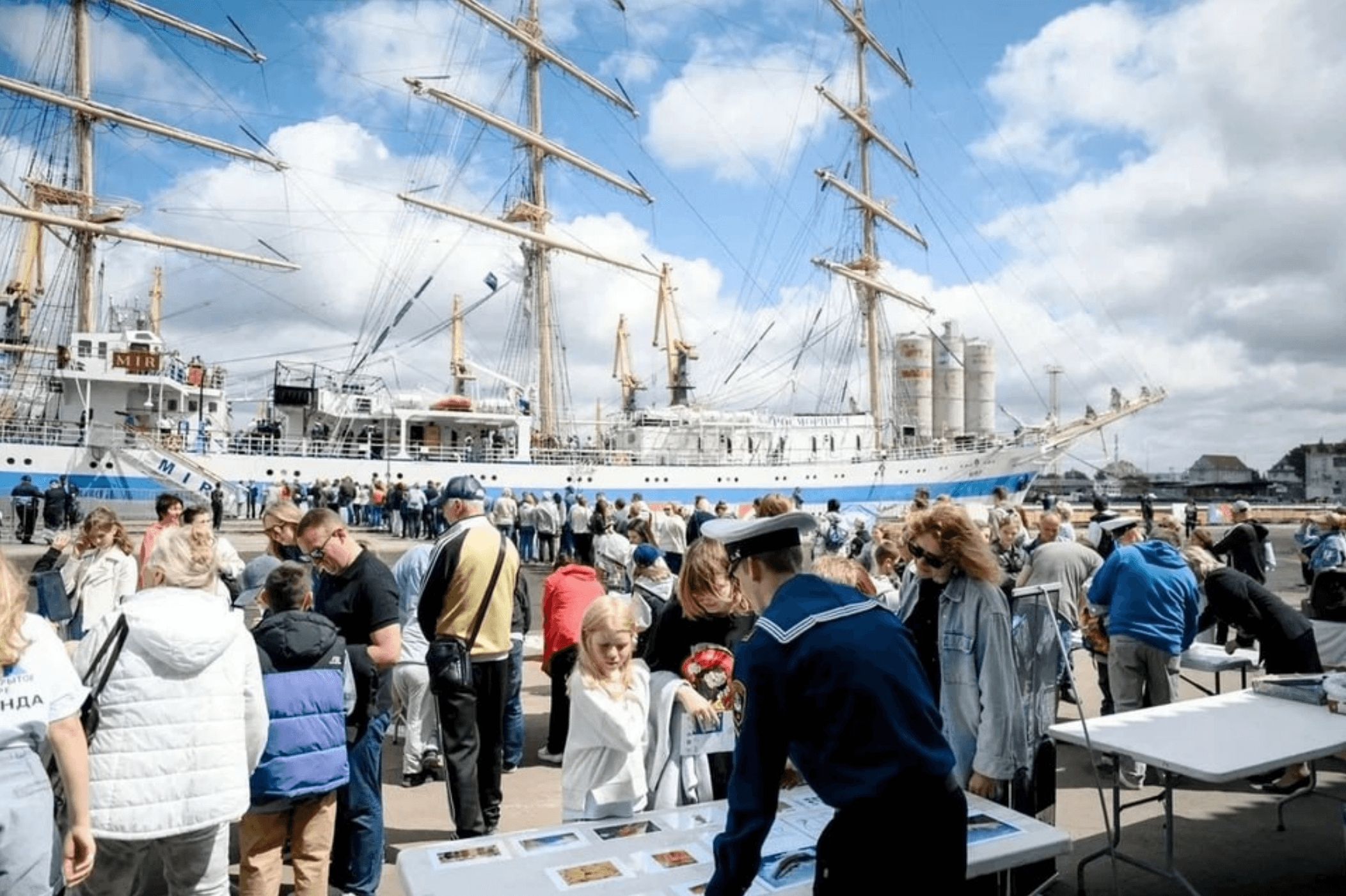 Горожан пустят на борт «Мира», «Крузенштерна» и «Седова»