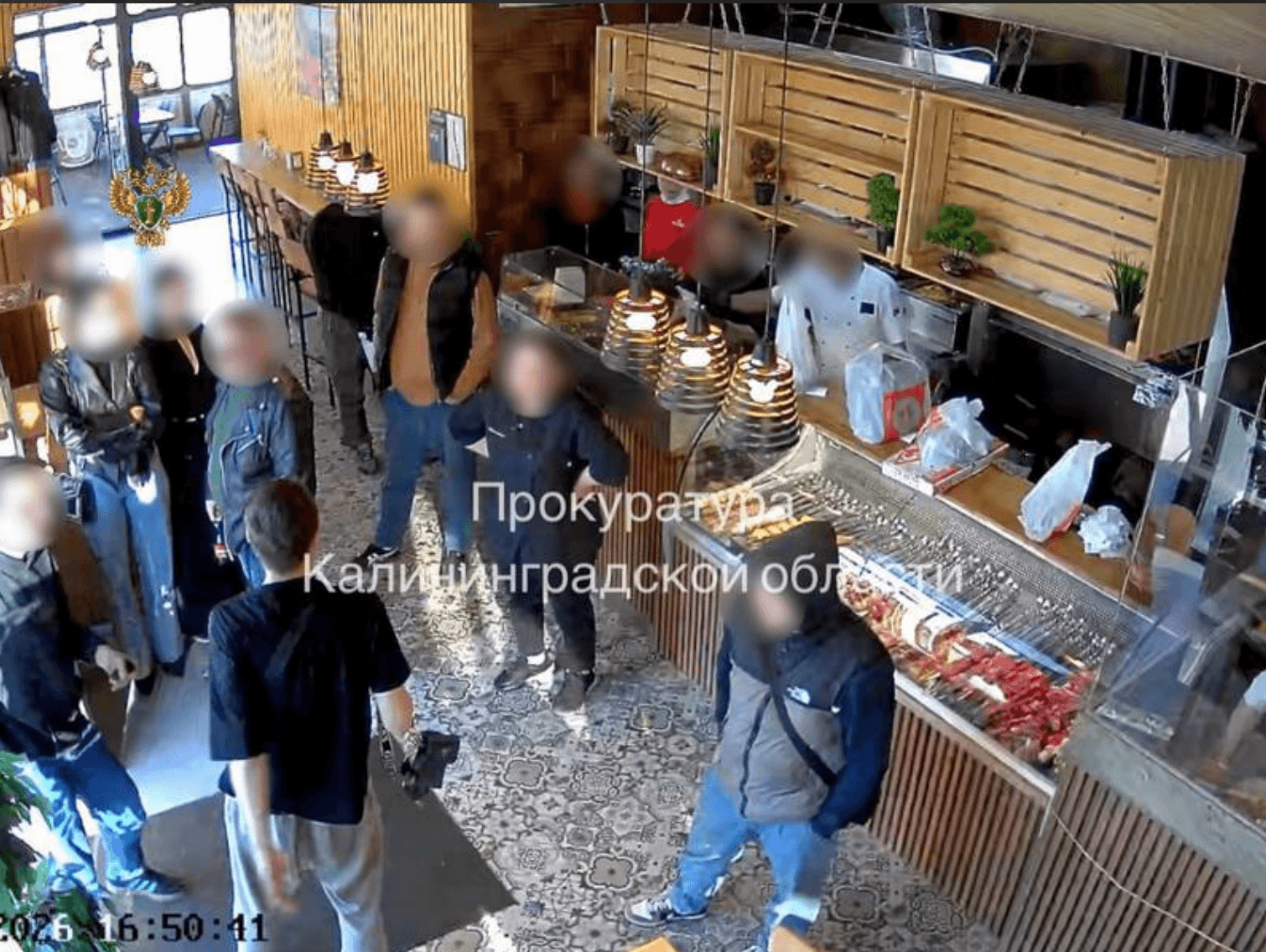 В Калининграде будут судить мужчину, устроившего дебош с разбитой бутылкой и угрозами посетителям