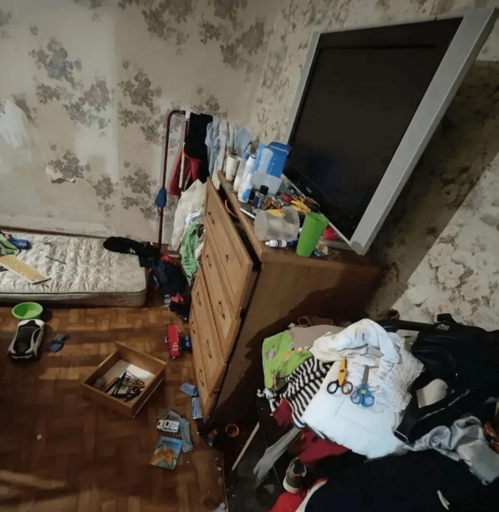 Детей срочно изъяли из двух семей: полиция обнаружила родителей в состоянии сильного алкогольного опьянения