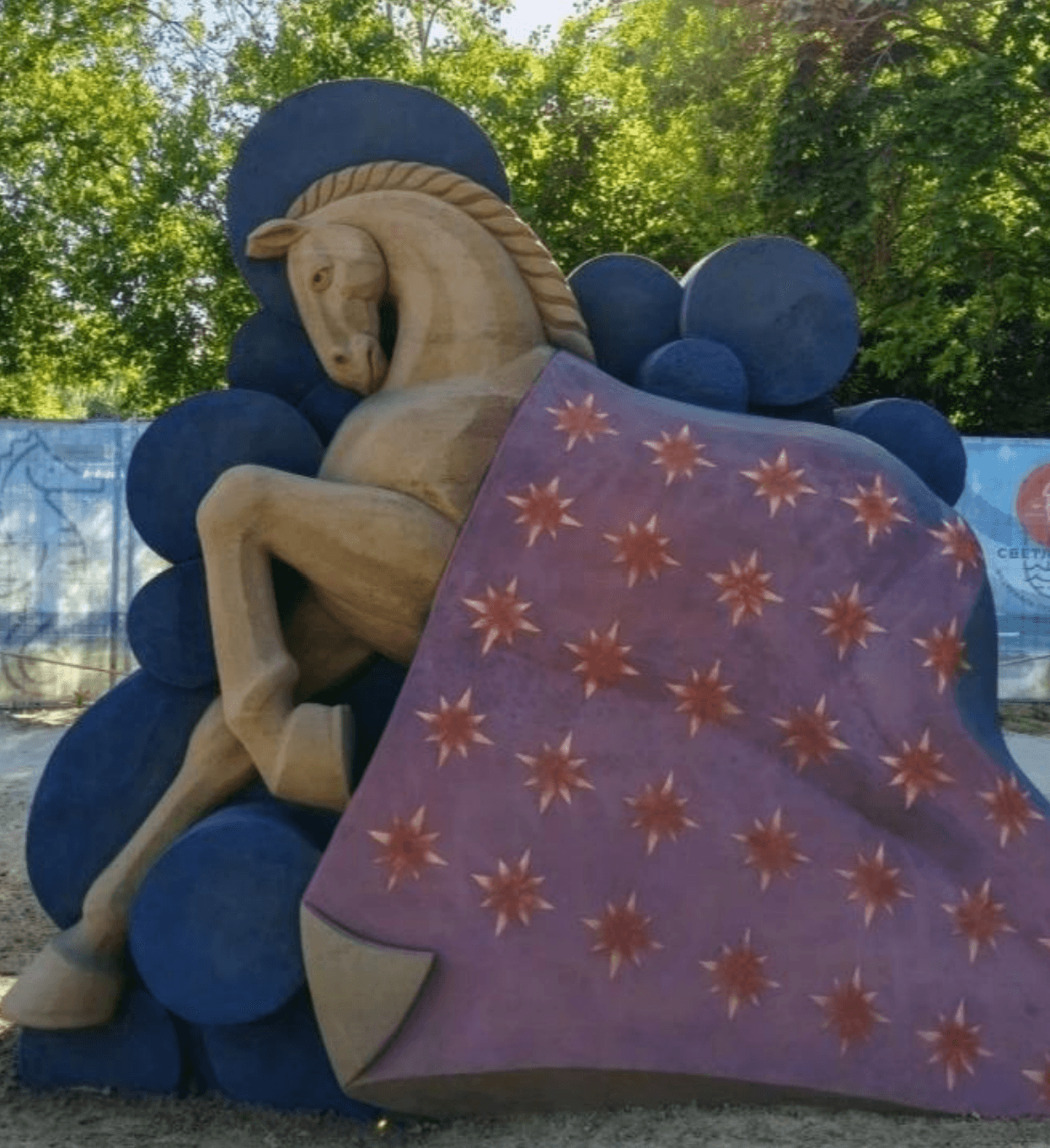 В Светлогорске появилась песчаная скульптура, которой уже приписывают исполнение желаний
