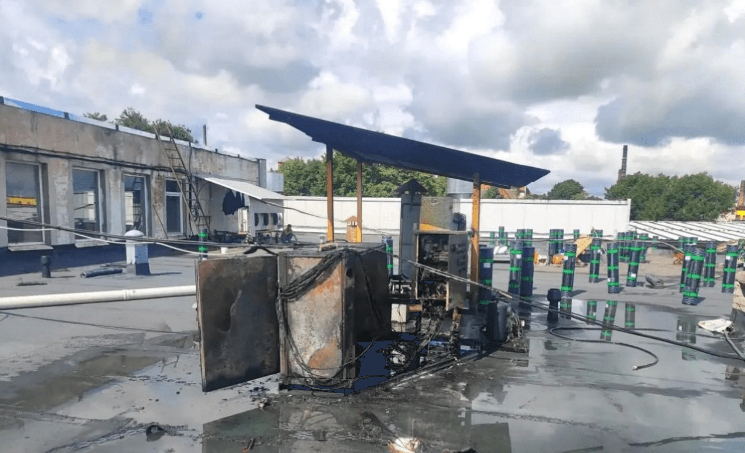 Пожар на крыше «Спара» в Советске: из магазина срочно эвакуировали 20 человек