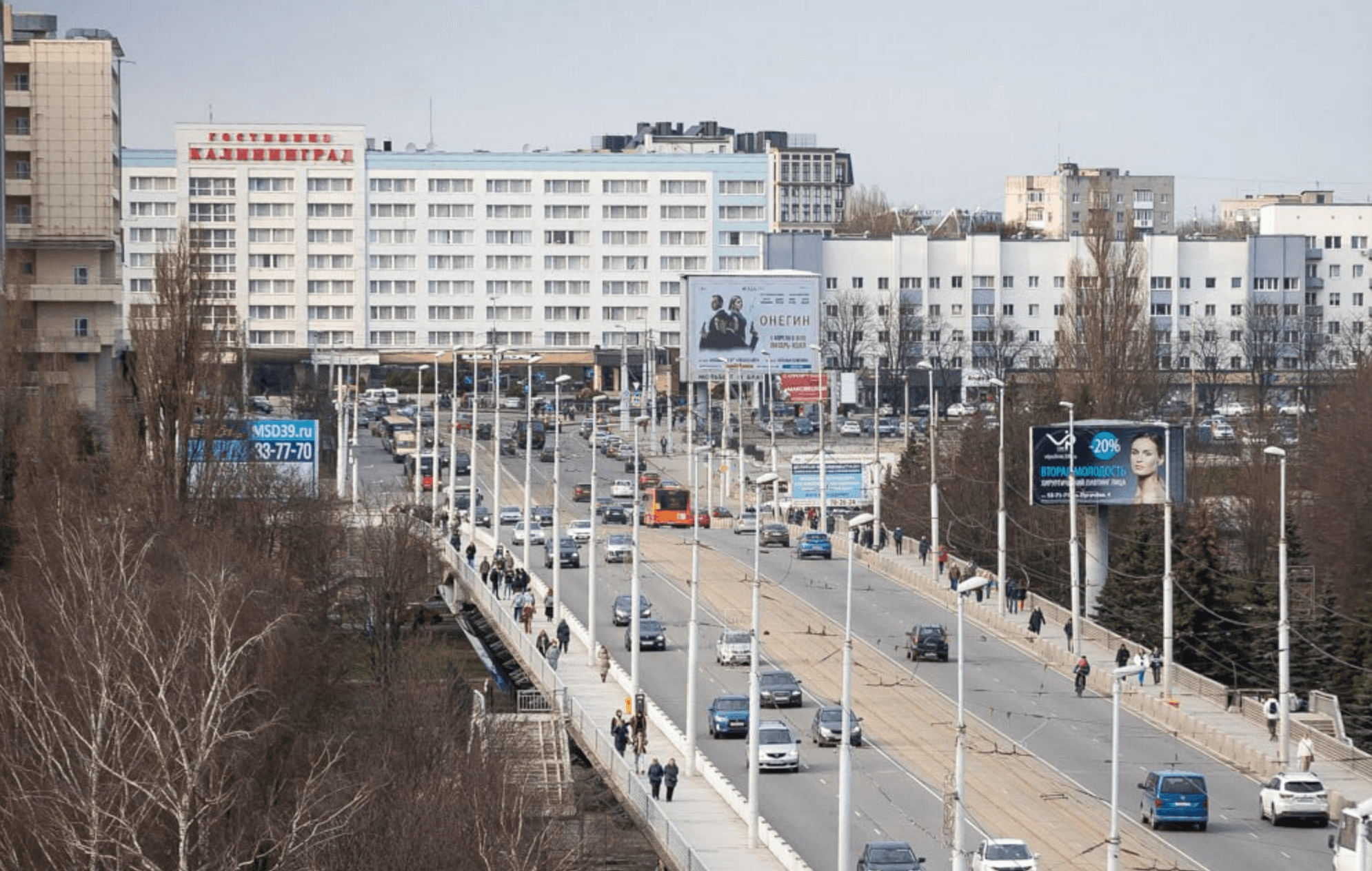 На Эстакадном мосту начали следить за трещинами: установят специальные маячки