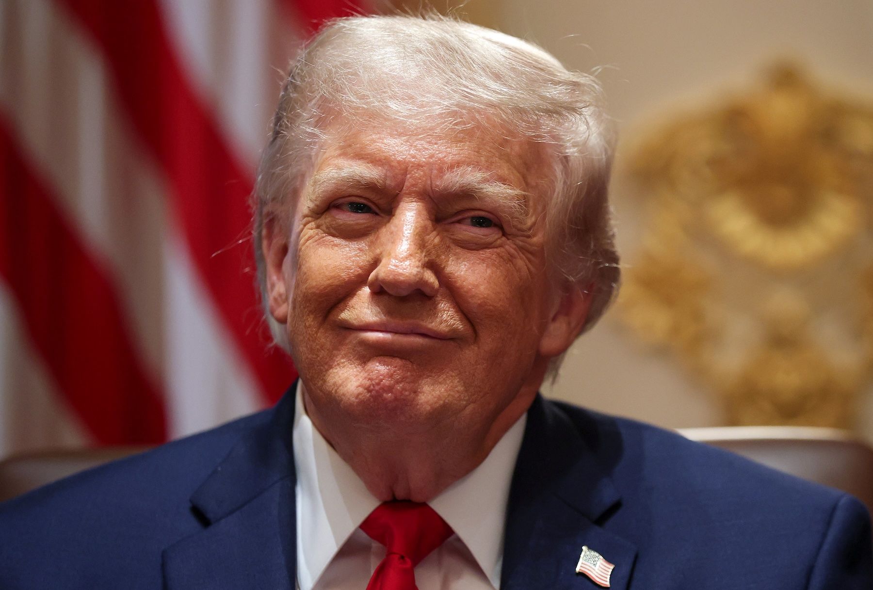 «Пусть течет нефть!»: Трамп сделал миру неожиданный подарок на свой 80-й день рождения